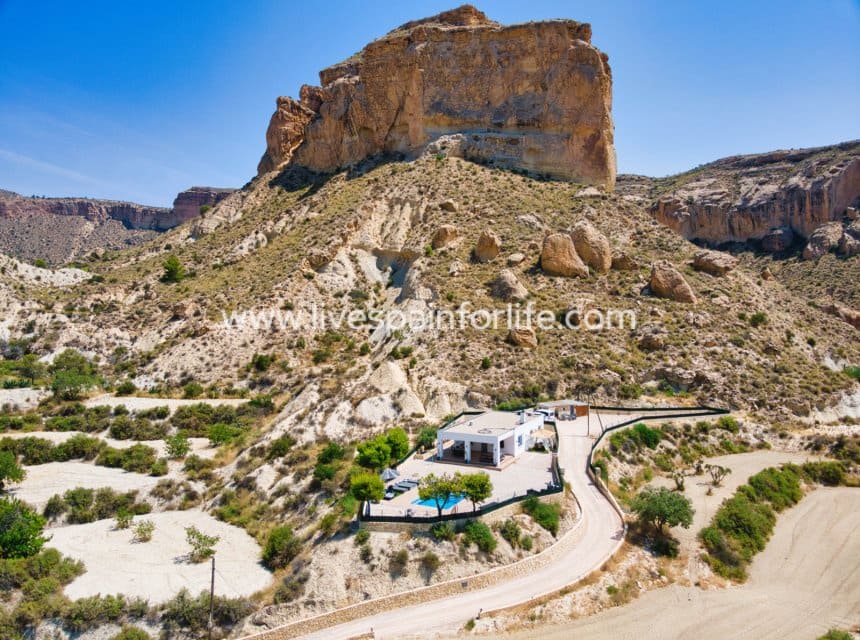 3 chambre Finca/Maison de Campagne à vendre à Alicante ville avec piscine garage - 395 000 € (Ref: 10076789)