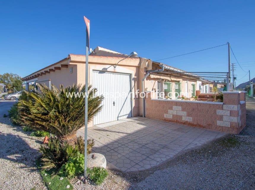 6 camera da letto Finca/Casa di Campagna in vendita in Redovan con garage - 197.000 € (Rif: 10076790)