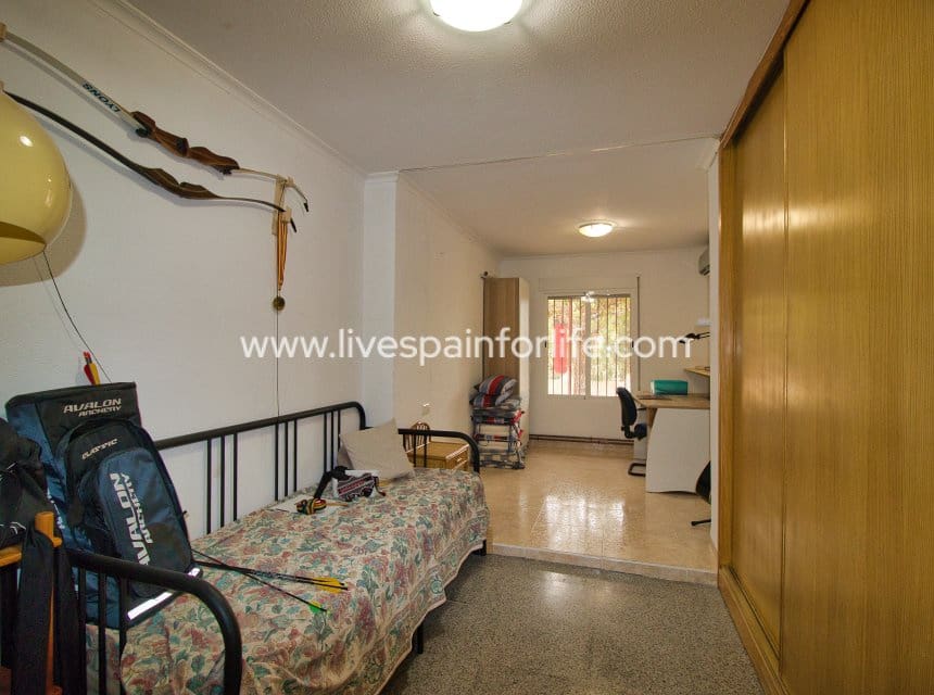 5 soveværelse Finca/Landehus til salg i Alicante by med swimmingpool garage - € 419.000 (Ref: 10076791)