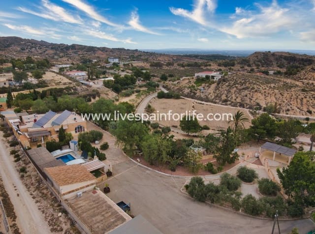 5 soveværelse Finca/Landehus til salg i Alicante by med swimmingpool garage - € 419.000 (Ref: 10076791)