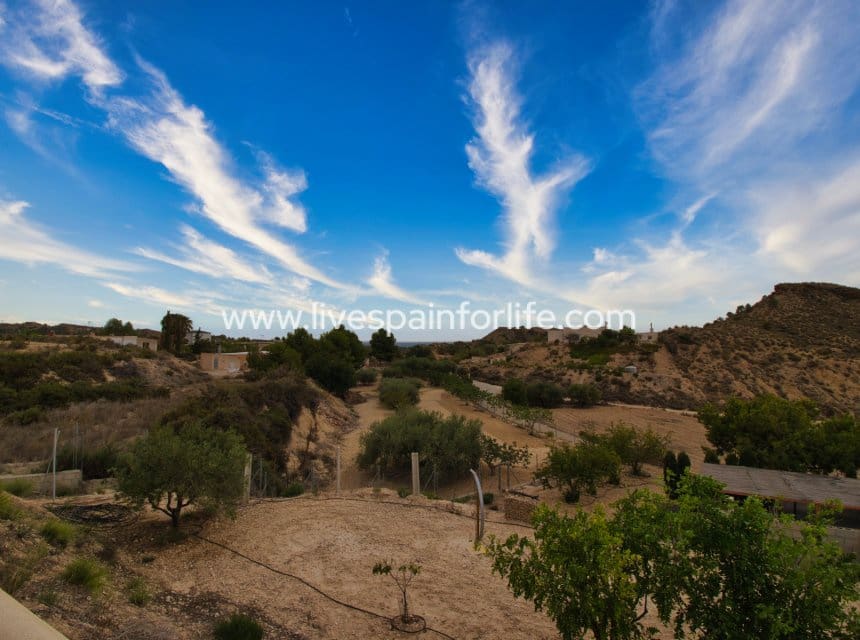 5 soveværelse Finca/Landehus til salg i Alicante by med swimmingpool garage - € 419.000 (Ref: 10076791)