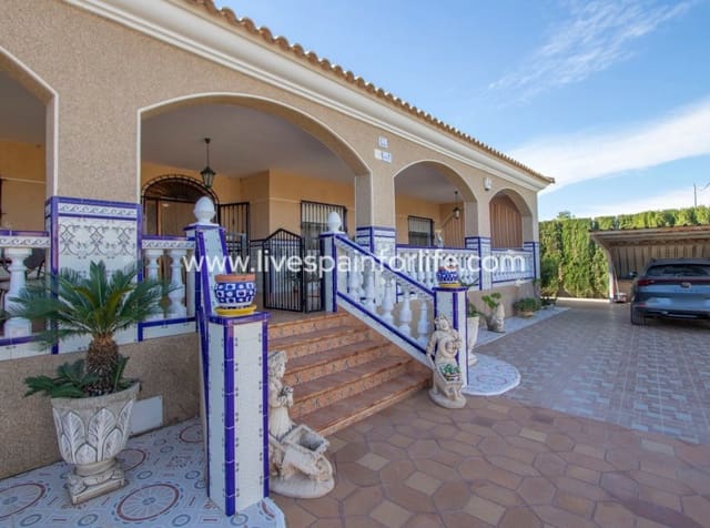4 sypialnia Finka/Dom wiejski na sprzedaż w Miasto Alicante / Alacant z basenem garażem - 425 000 € (Ref: 10076792)