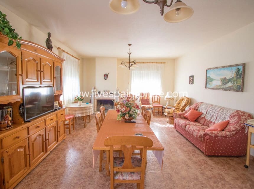 4 sypialnia Finka/Dom wiejski na sprzedaż w Miasto Alicante / Alacant z basenem garażem - 425 000 € (Ref: 10076792)