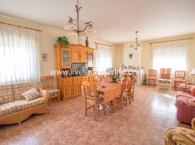 4 sypialnia Finka/Dom wiejski na sprzedaż w Miasto Alicante / Alacant z basenem garażem - 425 000 € (Ref: 10076792)