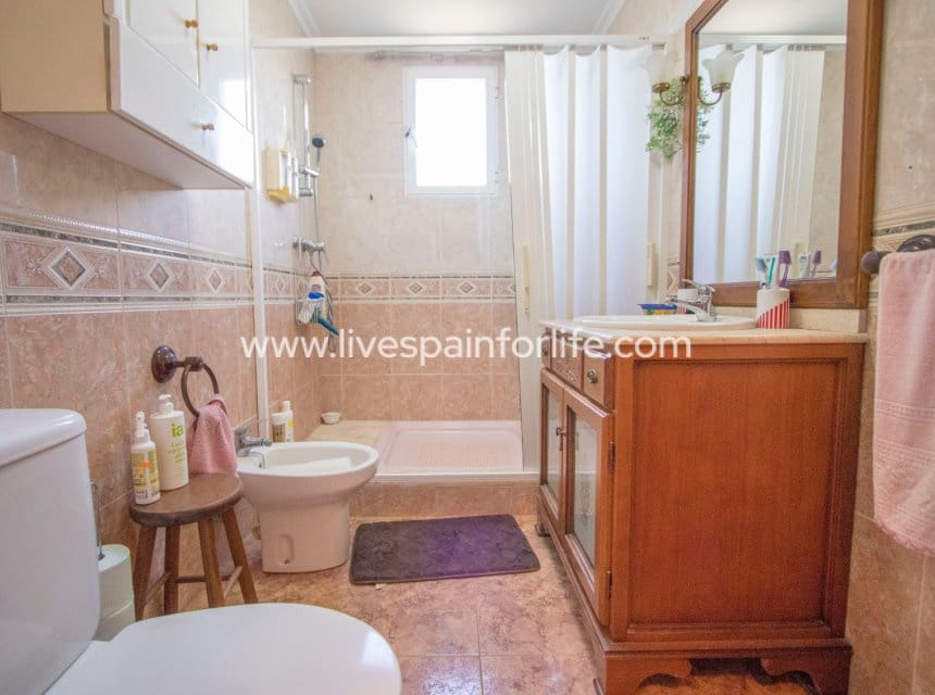 4 sypialnia Finka/Dom wiejski na sprzedaż w Miasto Alicante / Alacant z basenem garażem - 425 000 € (Ref: 10076792)