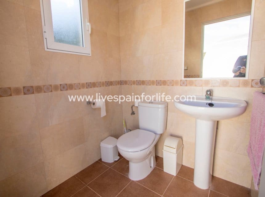 4 sypialnia Finka/Dom wiejski na sprzedaż w Miasto Alicante / Alacant z basenem garażem - 425 000 € (Ref: 10076792)