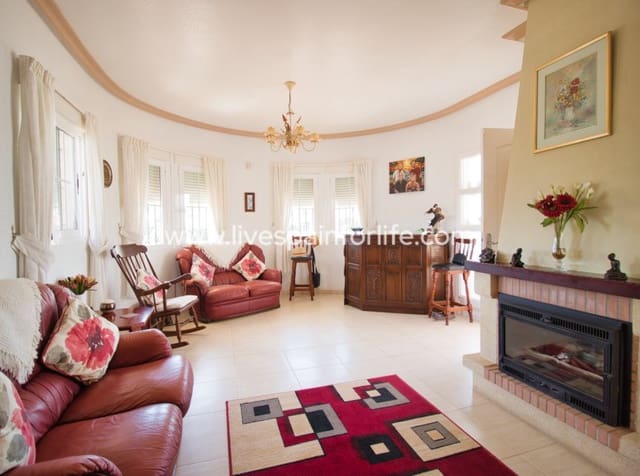 3 soveværelse Finca/Landehus til salg i Alicante by med swimmingpool - € 389.000 (Ref: 10076931)