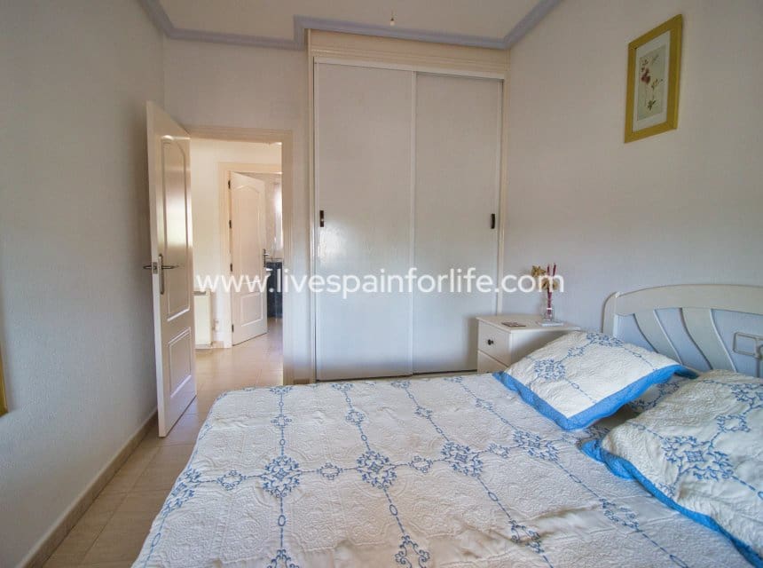 3 soveværelse Finca/Landehus til salg i Alicante by med swimmingpool - € 389.000 (Ref: 10076931)