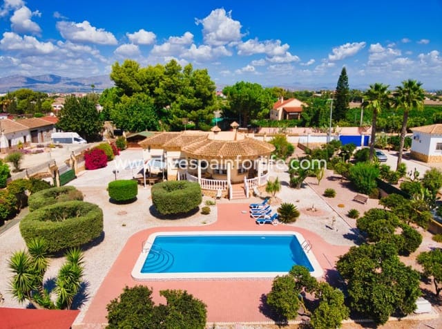 3 soveværelse Finca/Landehus til salg i Alicante by med swimmingpool - € 389.000 (Ref: 10076931)