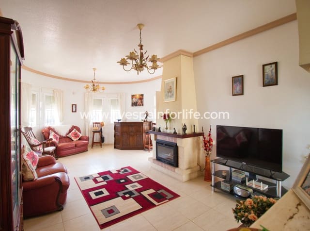3 soveværelse Finca/Landehus til salg i Alicante by med swimmingpool - € 389.000 (Ref: 10076931)
