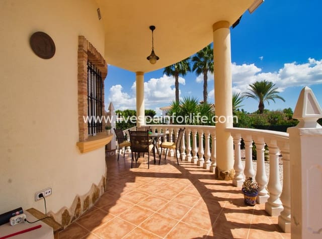 3 soveværelse Finca/Landehus til salg i Alicante by med swimmingpool - € 389.000 (Ref: 10076931)