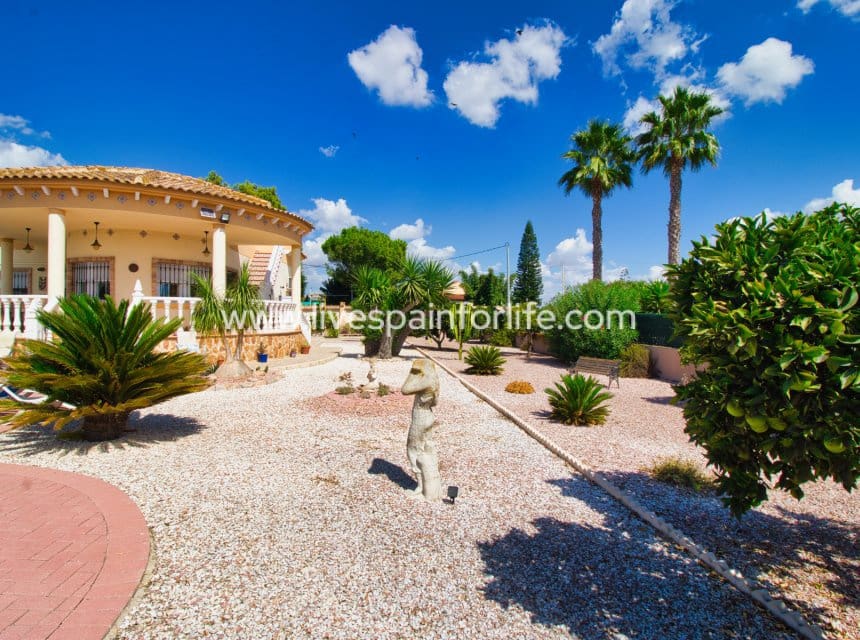 3 soveværelse Finca/Landehus til salg i Alicante by med swimmingpool - € 389.000 (Ref: 10076931)