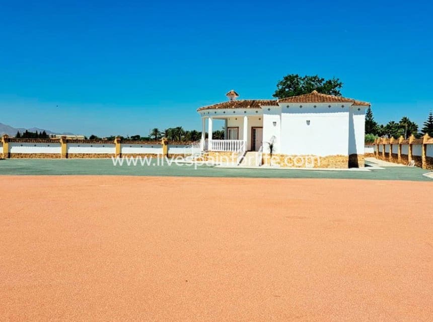 3 bedroom Finca/Country House for sale in Catral with garage - € 415,000 (Ref: 10078644)