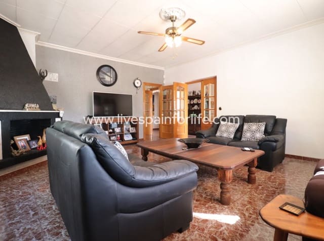6 makuuhuone Maalaistalo myytävänä paikassa Crevillente / Crevillent mukana uima-altaan 
autotalli - 468 000 € (Ref: 10078646)