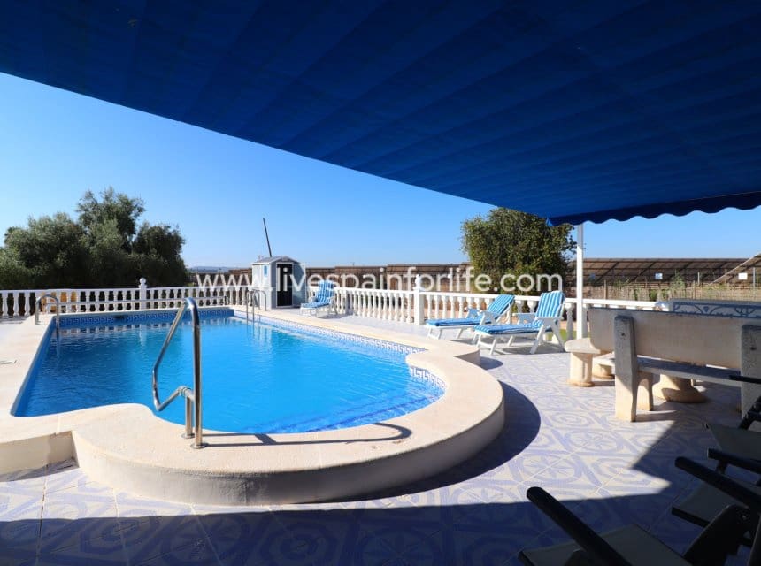 3 soverom Finca/Herregård til salgs i Callosa de Segura med svømmebasseng garasje - € 350 000 (Ref: 10078648)