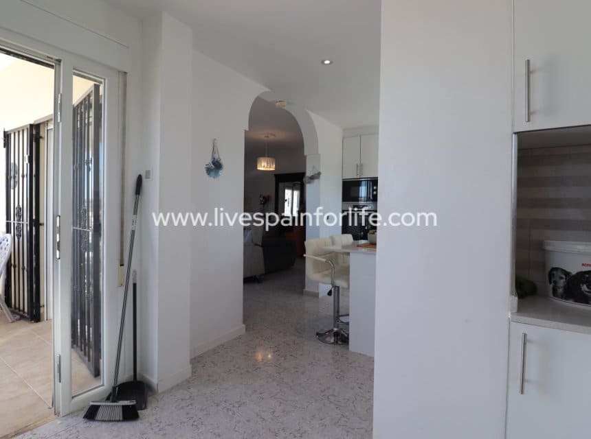 3 soverom Finca/Herregård til salgs i Callosa de Segura med svømmebasseng garasje - € 350 000 (Ref: 10078648)