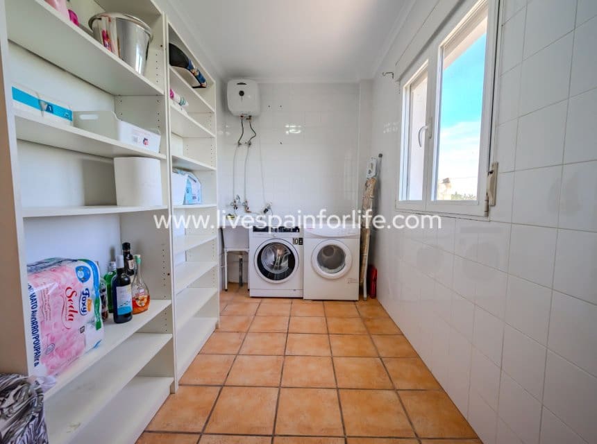5 soveværelse Finca/Landehus til salg i Rojales med swimmingpool garage - € 650.000 (Ref: 10078918)