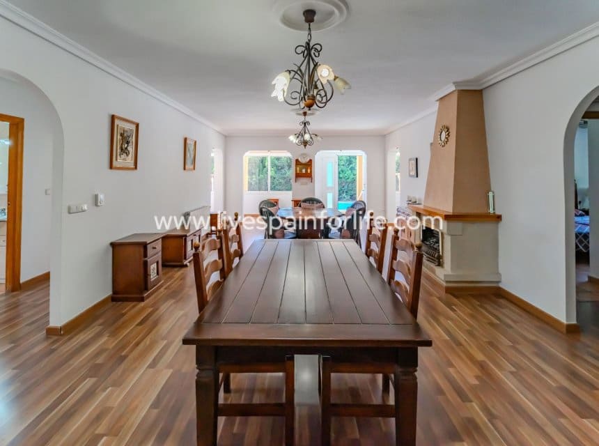 5 soveværelse Finca/Landehus til salg i Rojales med swimmingpool garage - € 650.000 (Ref: 10078918)