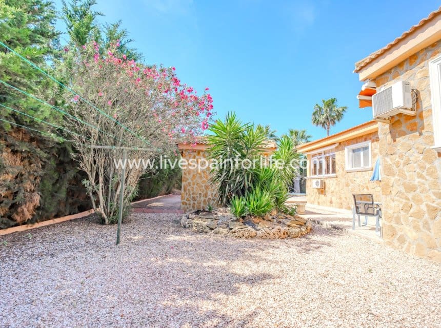 5 soveværelse Finca/Landehus til salg i Rojales med swimmingpool garage - € 650.000 (Ref: 10078918)