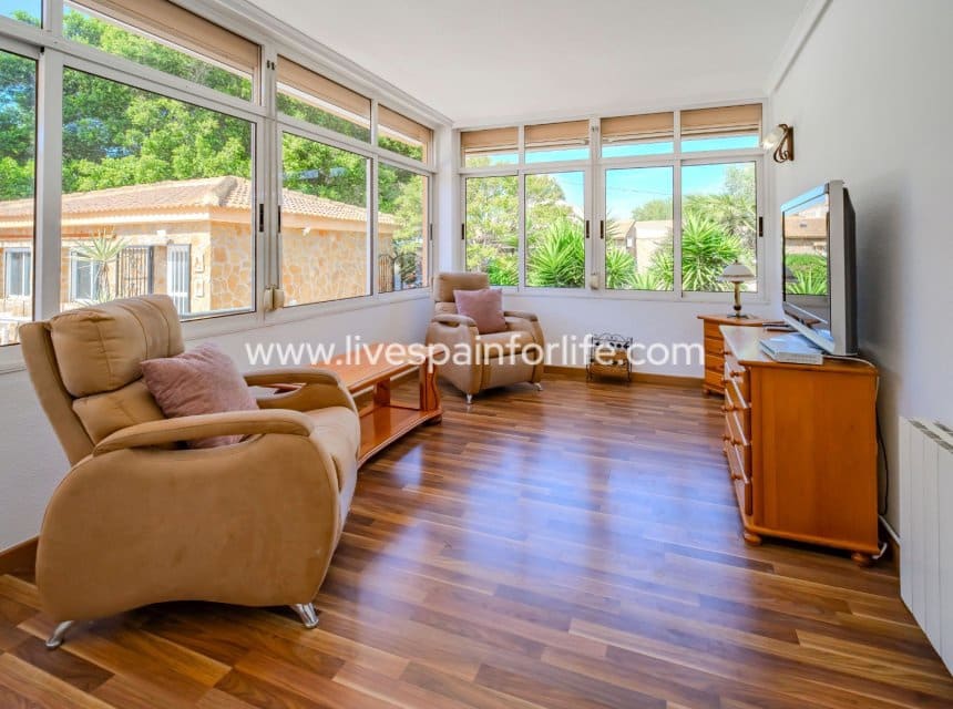 5 soveværelse Finca/Landehus til salg i Rojales med swimmingpool garage - € 650.000 (Ref: 10078918)