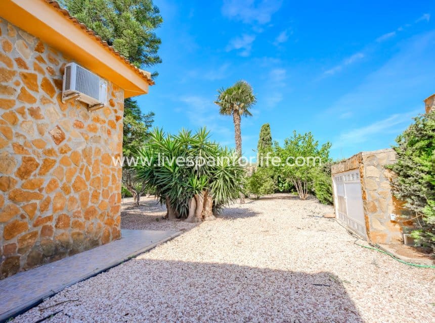 5 soveværelse Finca/Landehus til salg i Rojales med swimmingpool garage - € 650.000 (Ref: 10078918)
