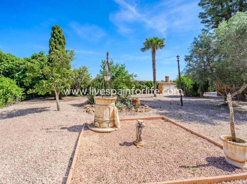 5 soveværelse Finca/Landehus til salg i Rojales med swimmingpool garage - € 650.000 (Ref: 10078918)