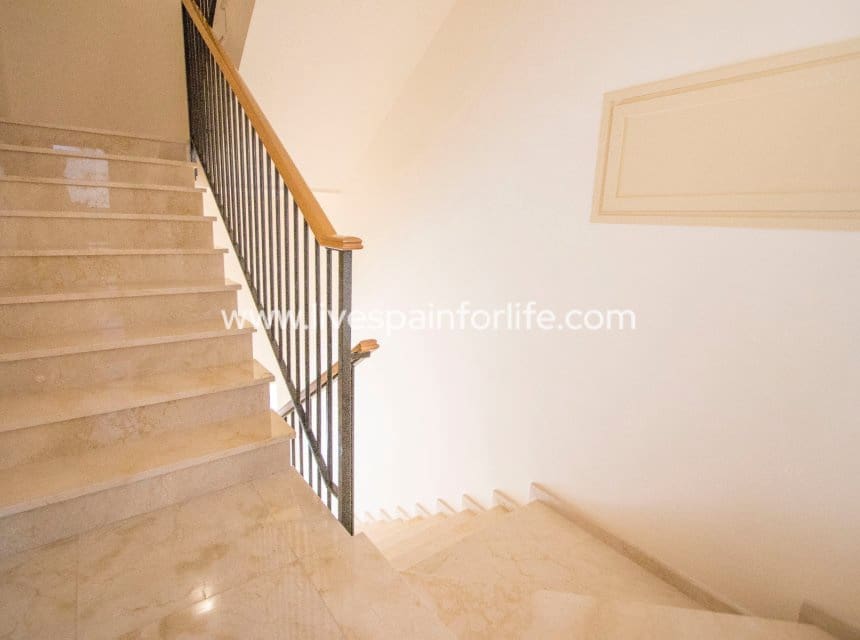 4 sypialnia Apartament na sprzedaż w Albatera z garażem - 200 000 € (Ref: 10078919)