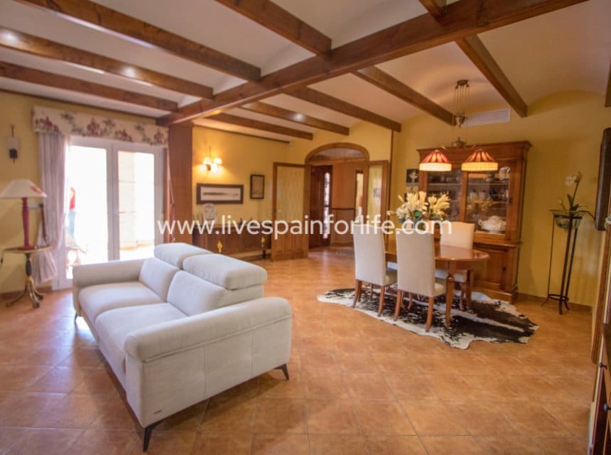 4 quarto Casa em Banda para venda em Albatera com garagem - 460 000 € (Ref: 10079786)