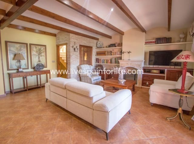 4 quarto Casa em Banda para venda em Albatera com garagem - 460 000 € (Ref: 10079786)