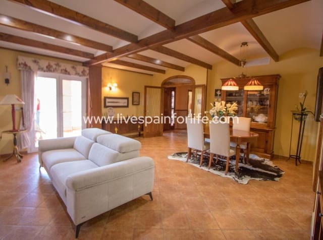 4 quarto Casa em Banda para venda em Albatera com garagem - 460 000 € (Ref: 10079786)