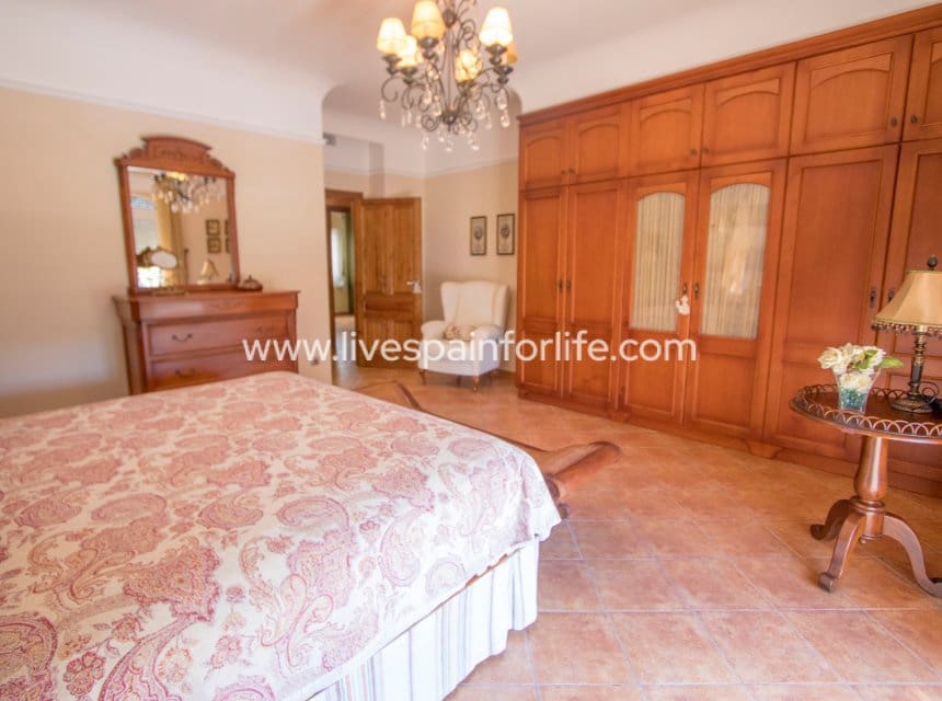 4 quarto Casa em Banda para venda em Albatera com garagem - 460 000 € (Ref: 10079786)