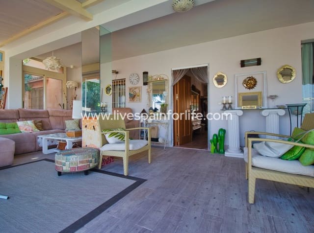 3 soverom Finca/Herregård til salgs i Benferri med svømmebasseng garasje - € 325 000 (Ref: 10082174)
