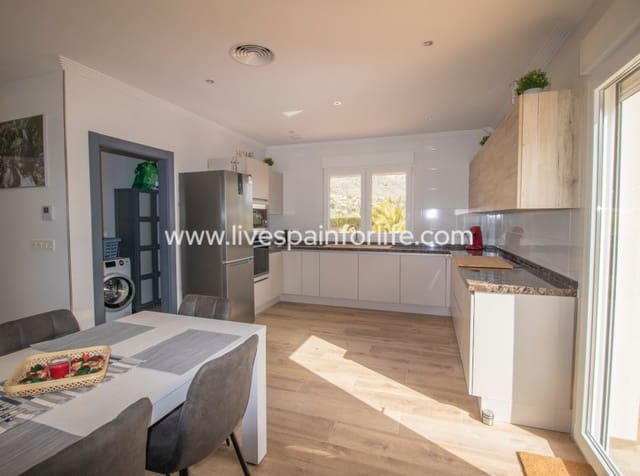 3 soverom Finca/Herregård til salgs i Pinoso med svømmebasseng garasje - € 385 000 (Ref: 10091422)
