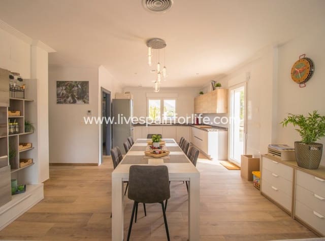 3 soverom Finca/Herregård til salgs i Pinoso med svømmebasseng garasje - € 385 000 (Ref: 10091422)