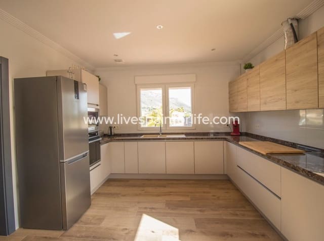 3 soverom Finca/Herregård til salgs i Pinoso med svømmebasseng garasje - € 385 000 (Ref: 10091422)