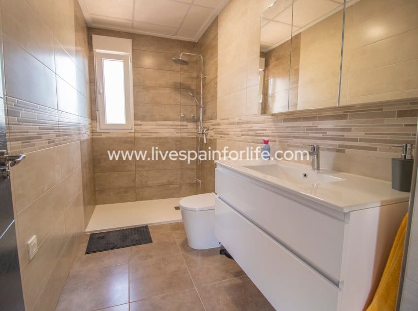 3 slaapkamer Finca/Landhuis te koop in Pinoso met zwembad garage - € 385.000 (Ref: 10091422)