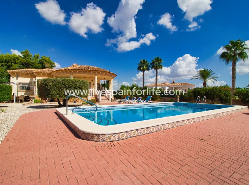 3 slaapkamer Finca/Landhuis te koop in Catral met zwembad - € 389.000 (Ref: 10098785)
