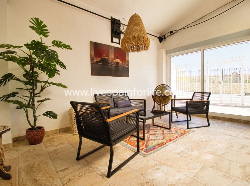 6 slaapkamer Finca/Landhuis te koop in Albatera met zwembad garage - € 485.000 (Ref: 10098786)