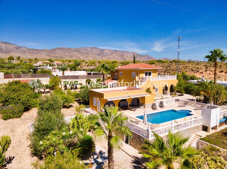 6 slaapkamer Finca/Landhuis te koop in Albatera met zwembad garage - € 485.000 (Ref: 10098786)