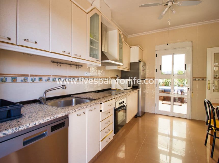 6 slaapkamer Finca/Landhuis te koop in Albatera met zwembad garage - € 485.000 (Ref: 10098927)