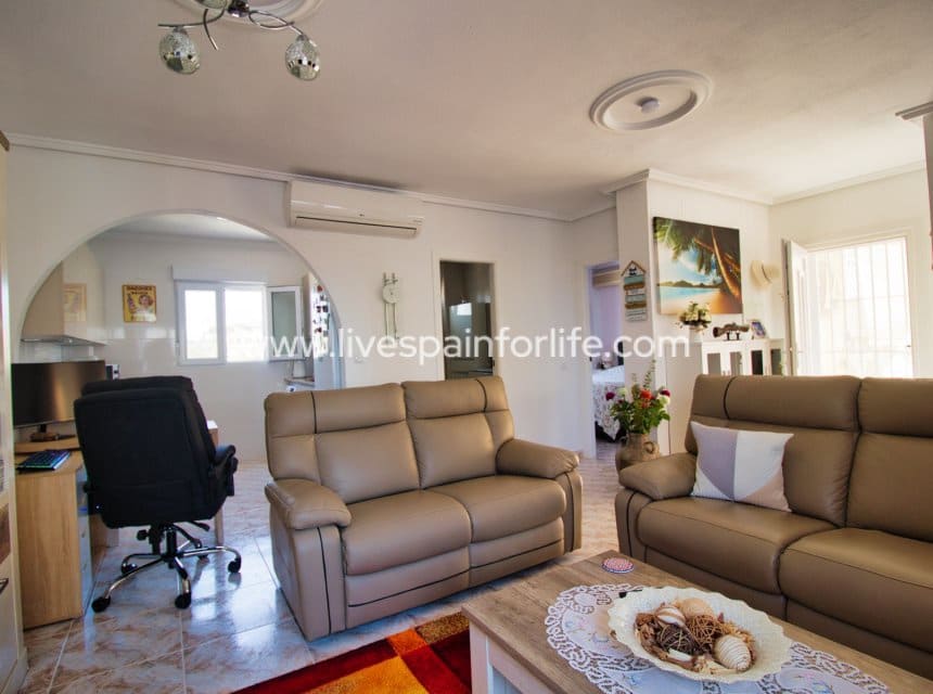 3 camera da letto Villa in vendita in Ciudad Quesada con piscina garage - 325.000 € (Rif: 10098932)