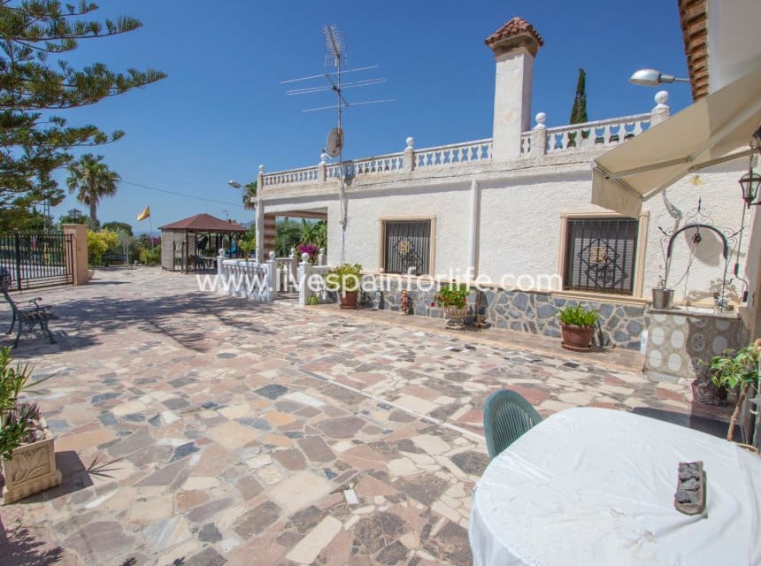 Finca/Casa Rural de 4 habitaciones en Albatera en venta con piscina garaje - 349.999 € (Ref: 10100498)