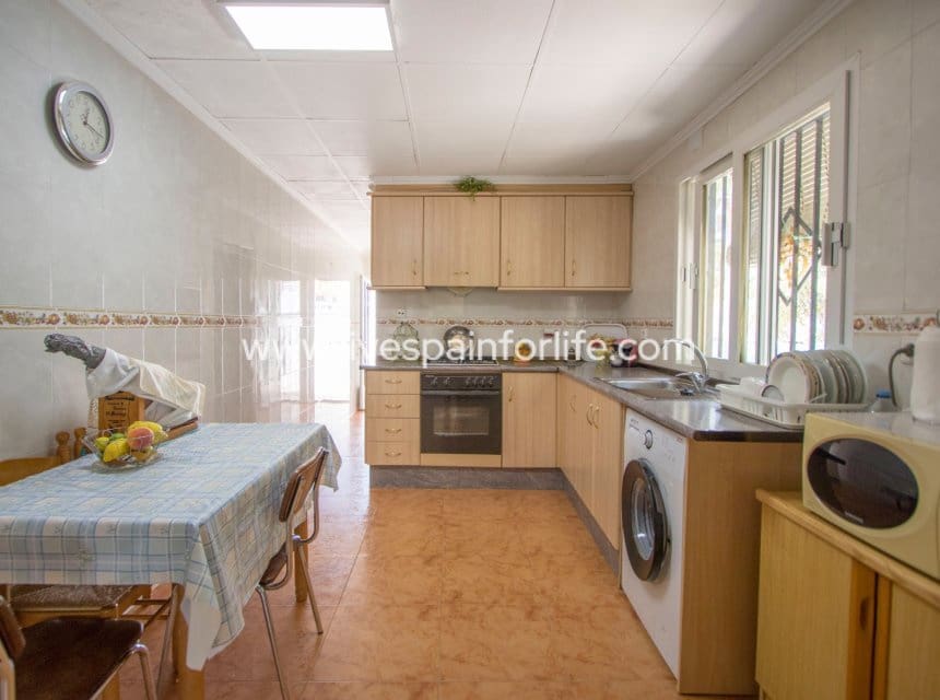 Finca/Casa Rural de 4 habitaciones en Albatera en venta con piscina garaje - 349.999 € (Ref: 10100498)