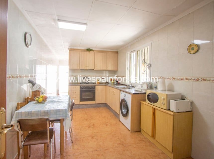 Finca/Casa Rural de 4 habitaciones en Albatera en venta con piscina garaje - 349.999 € (Ref: 10100498)