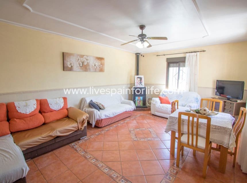 4 slaapkamer Finca/Landhuis te koop in Alicante stad met zwembad garage - € 349.999 (Ref: 10101048)