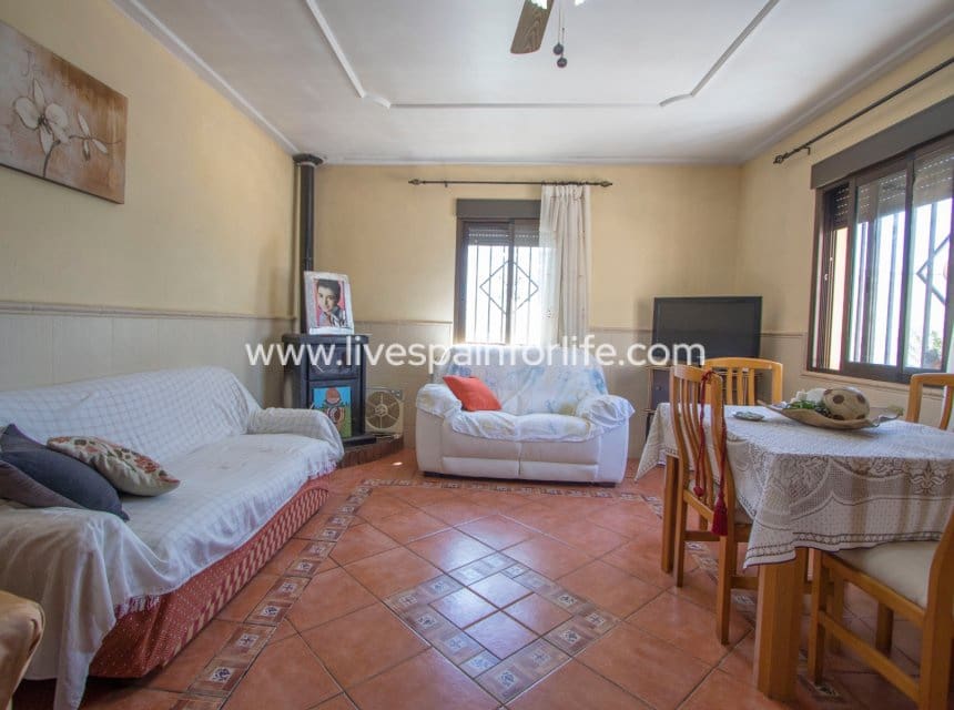 4 slaapkamer Finca/Landhuis te koop in Alicante stad met zwembad garage - € 349.999 (Ref: 10101048)