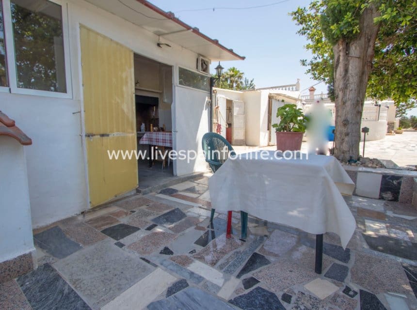 4 slaapkamer Finca/Landhuis te koop in Alicante stad met zwembad garage - € 349.999 (Ref: 10101048)