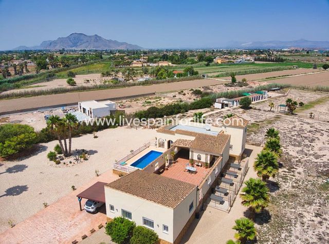 Finca/Casa Rural de 5 habitaciones en Catral en venta con piscina - 399.000 € (Ref: 10112112)