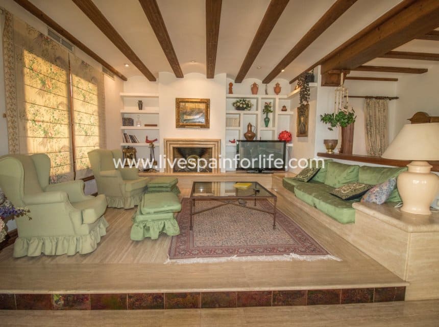 8 bedroom Business for sale in Novelda with pool garage - € 5,000,000 (Ref: 10117474)