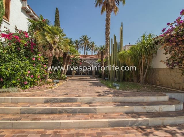 8 bedroom Business for sale in Novelda with pool garage - € 5,000,000 (Ref: 10117474)
